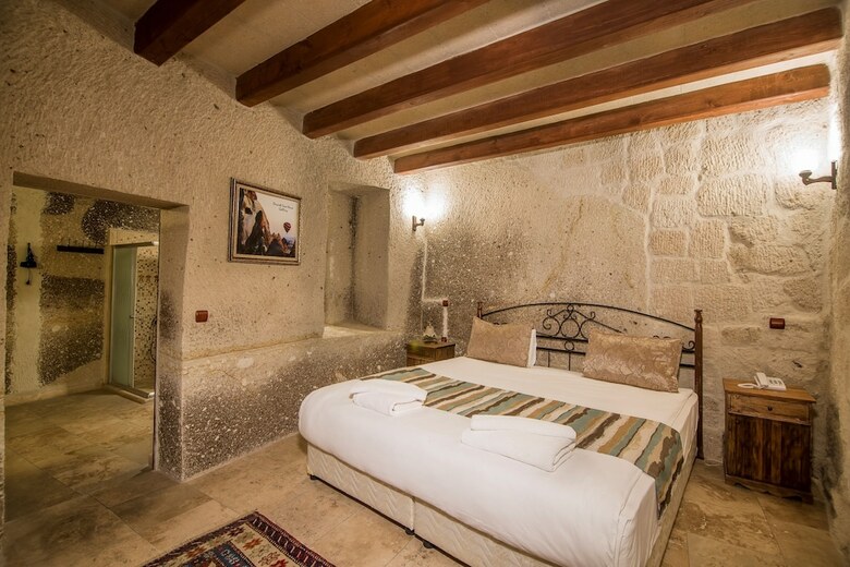 Hotel Elegance Cave Suites