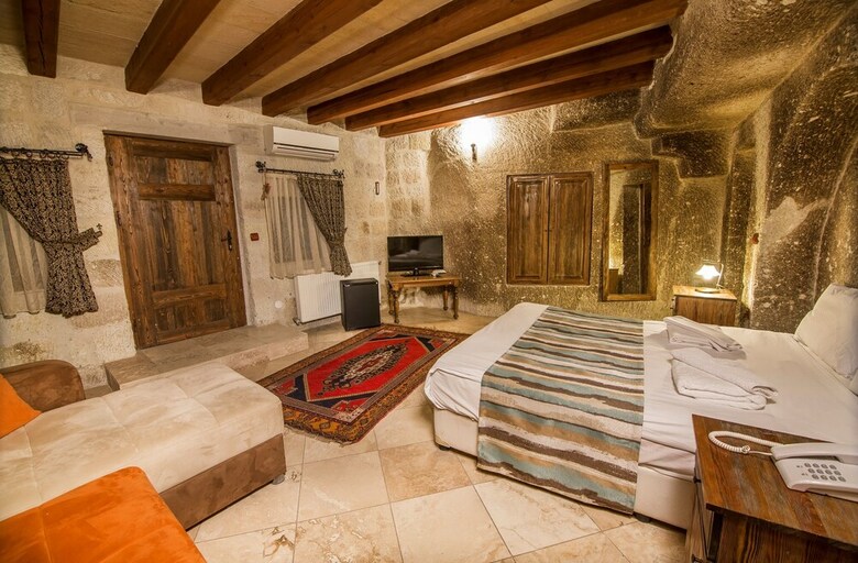 Hotel Elegance Cave Suites