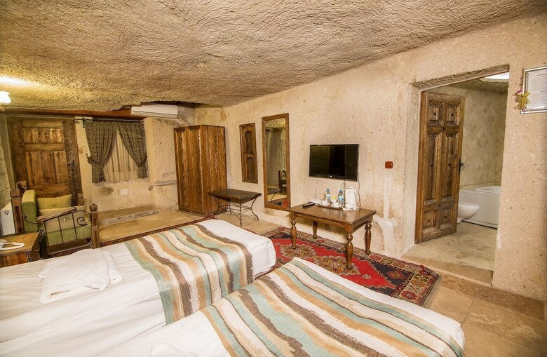 Hotel Elegance Cave Suites