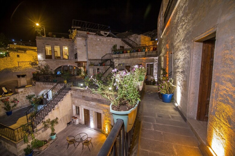 Hotel Elegance Cave Suites