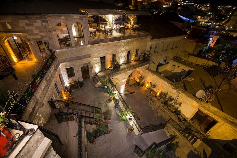 Hotel Elegance Cave Suites