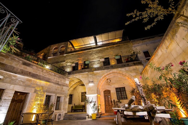 Hotel Elegance Cave Suites