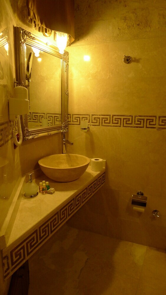 King Cave Hotel By Traveller's