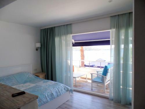 Almera Beachfront Apartmant