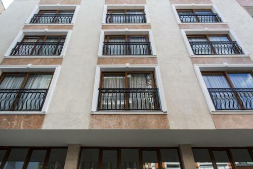 City Hotel