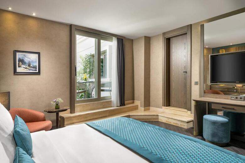 Ramada Istanbul Asia Luxury Hotel