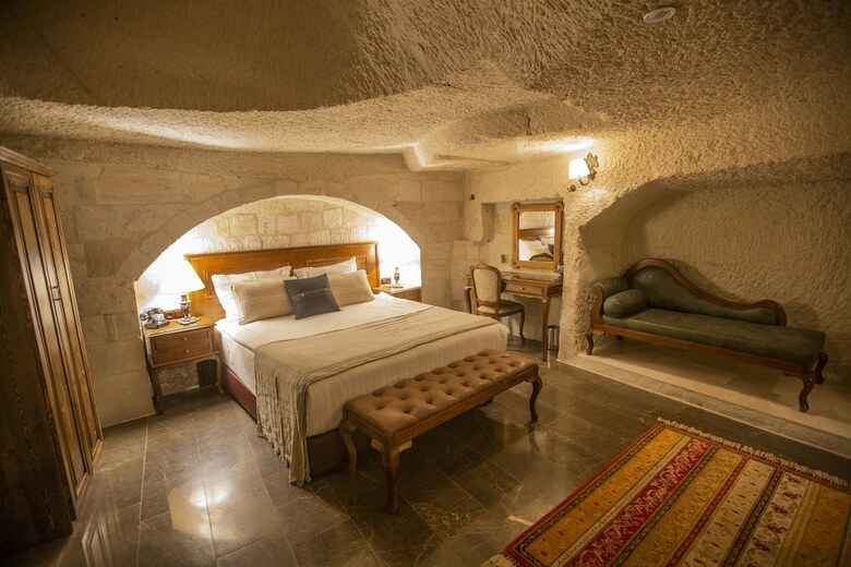 Hotel Artemis Cave Suites