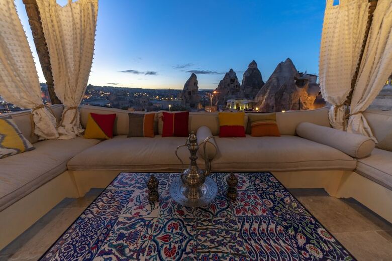 Hotel Artemis Cave Suites
