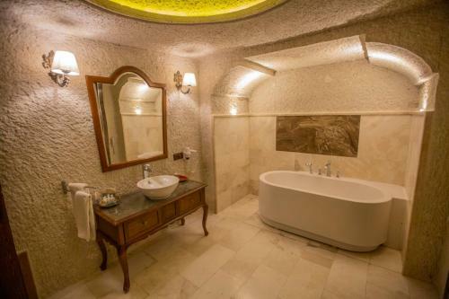 Hotel Artemis Cave Suites
