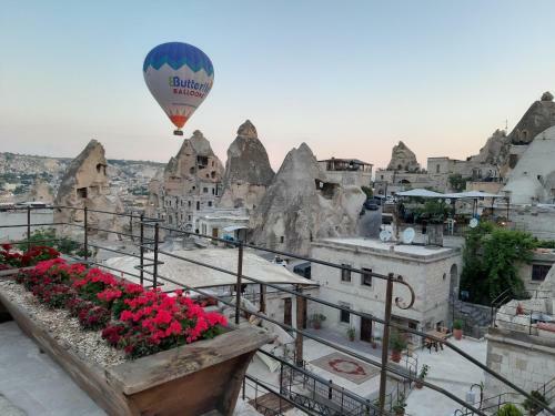 Hotel Artemis Cave Suites