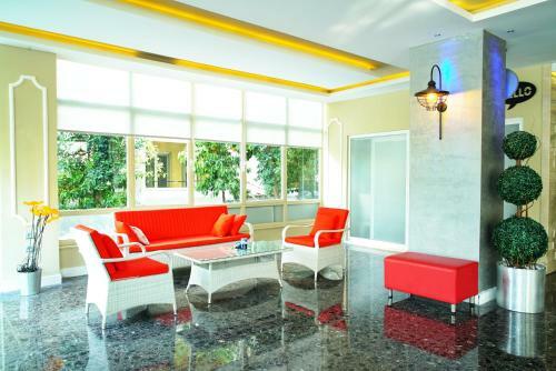 Blue Palace Apart Hotel