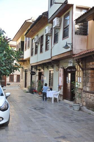 Hostal Kont Pension