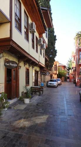 Hostal Kont Pension