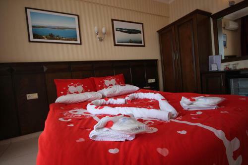 Ezer Hotel