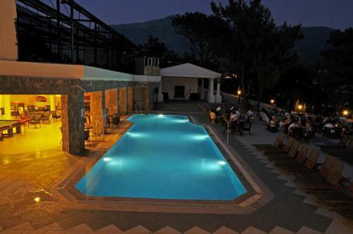 Nicholas Park Hotel