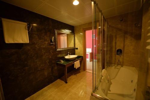 Bed & Breakfast Neba Royal Hotel