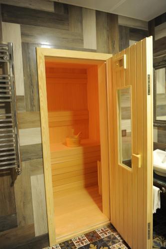 Bed & Breakfast Neba Royal Hotel
