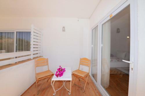 Neruda Pension