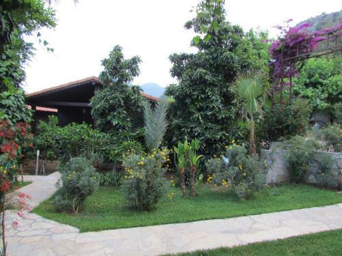 Hostal Cinderella Pension & Bungalow
