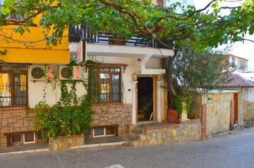 Hostal Homeros Pension & Guesthouse
