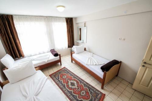 Yellow Rose Pension