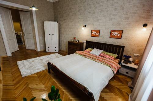 Shelter Apartment