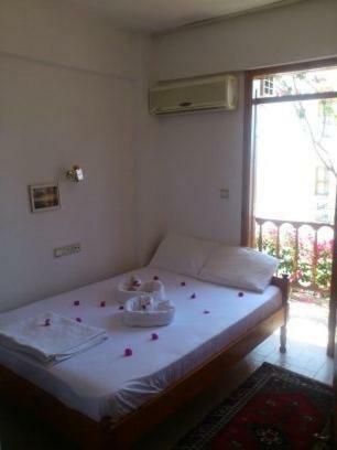 Hostal Aphrodite Pension