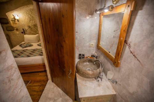 Posada Divan Cave House