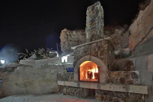View Cave Hotel