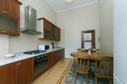 Lux Apartment Mykhailivska 19