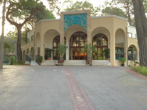 Hotel Champion Holiday Village