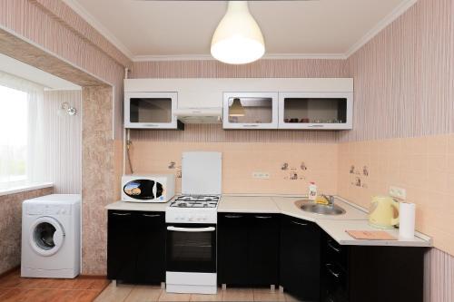 Apartment On Obolonskiy Prospect 12