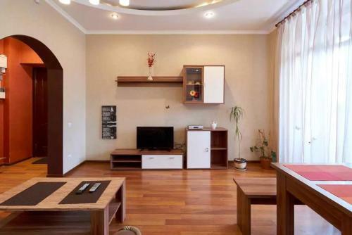Home Hotel Apartments On Khreshchatyk Area