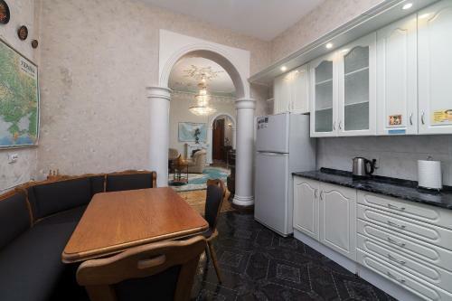 Babushka Grand Hostel