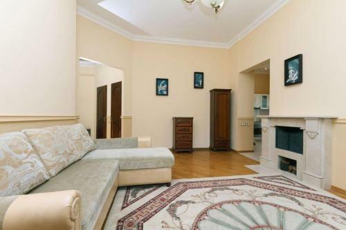 Apartment On Mykhailivska 16a