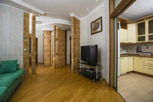 Khreshatyk Street Apartment