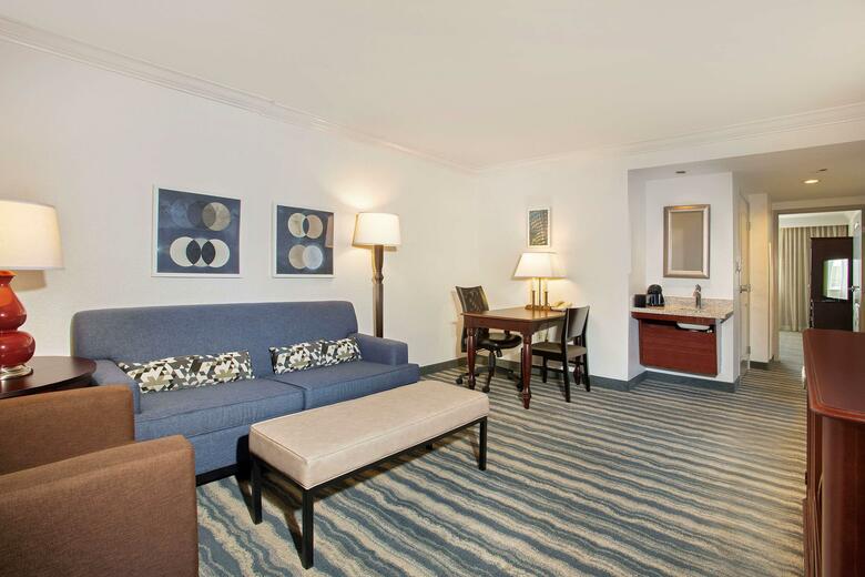 Hotel Embassy Suites Tampa - Brandon