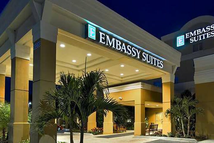 Hotel Embassy Suites Tampa - Brandon