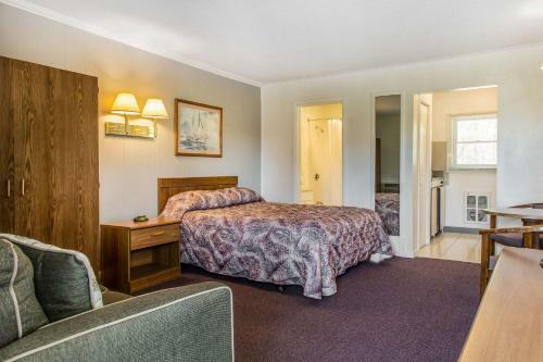 Hotel Rodeway Inn Waterford