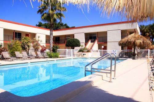 Bamboo Beach Club #102 Apartment