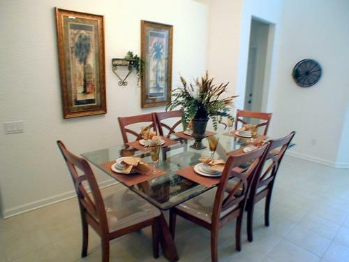 Villa 7730 Comrow Windsor Hills