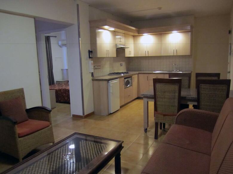 Senator Hotel Apartments