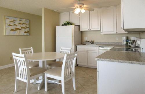 Estero Beach & Tennis #505c Apartment