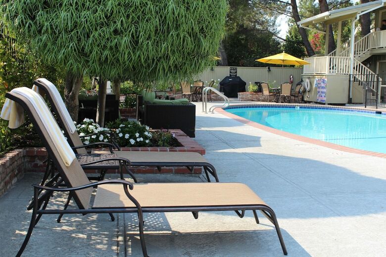 Country Inn Motel