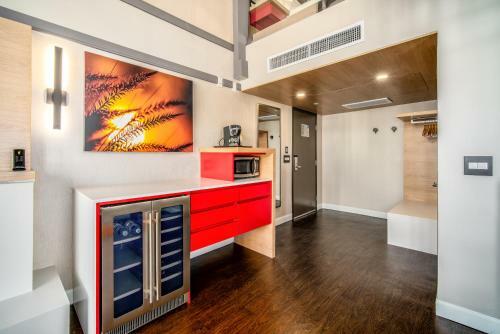 Century Park Hotel La