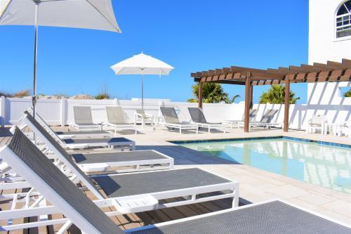 Barefoot Beach Hotel