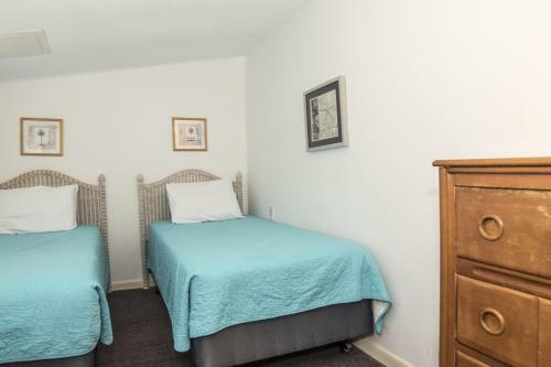 Apartamentos Sun N Fun Beachfront Vacation Rentals