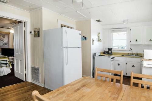 Apartamentos Sun N Fun Beachfront Vacation Rentals