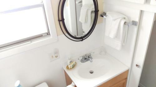 Apartamentos Sun N Fun Beachfront Vacation Rentals