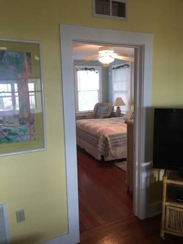Apartamentos Sun N Fun Beachfront Vacation Rentals